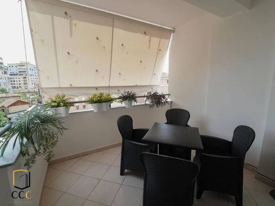 22°Bs *Pazari View Apartment Tirana
